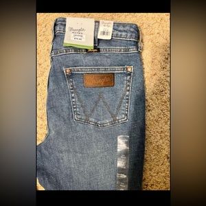 Wrangler High Rise Trumpet Flare NWT